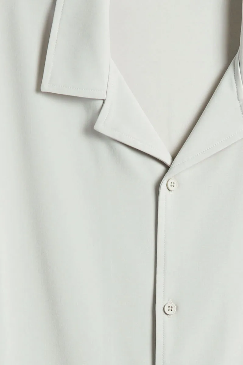 COLLARED SHORT SLEEVE SHIRT