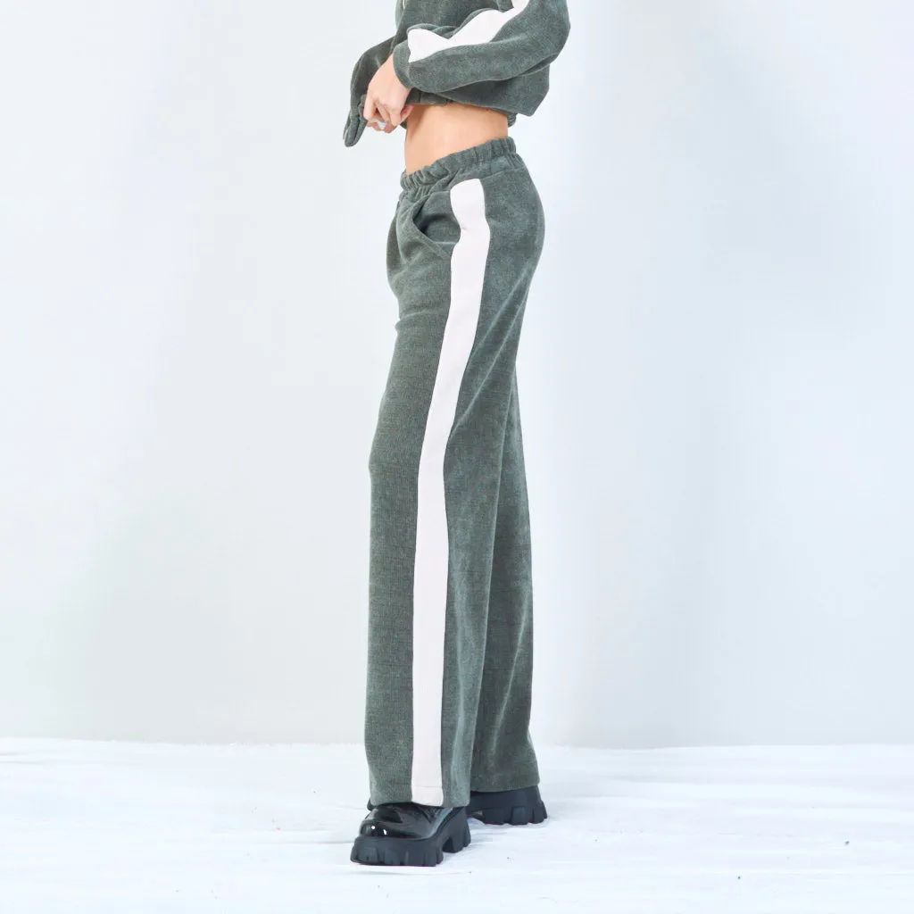 Cropped zip-up jacket and wide-leg pants wholesale