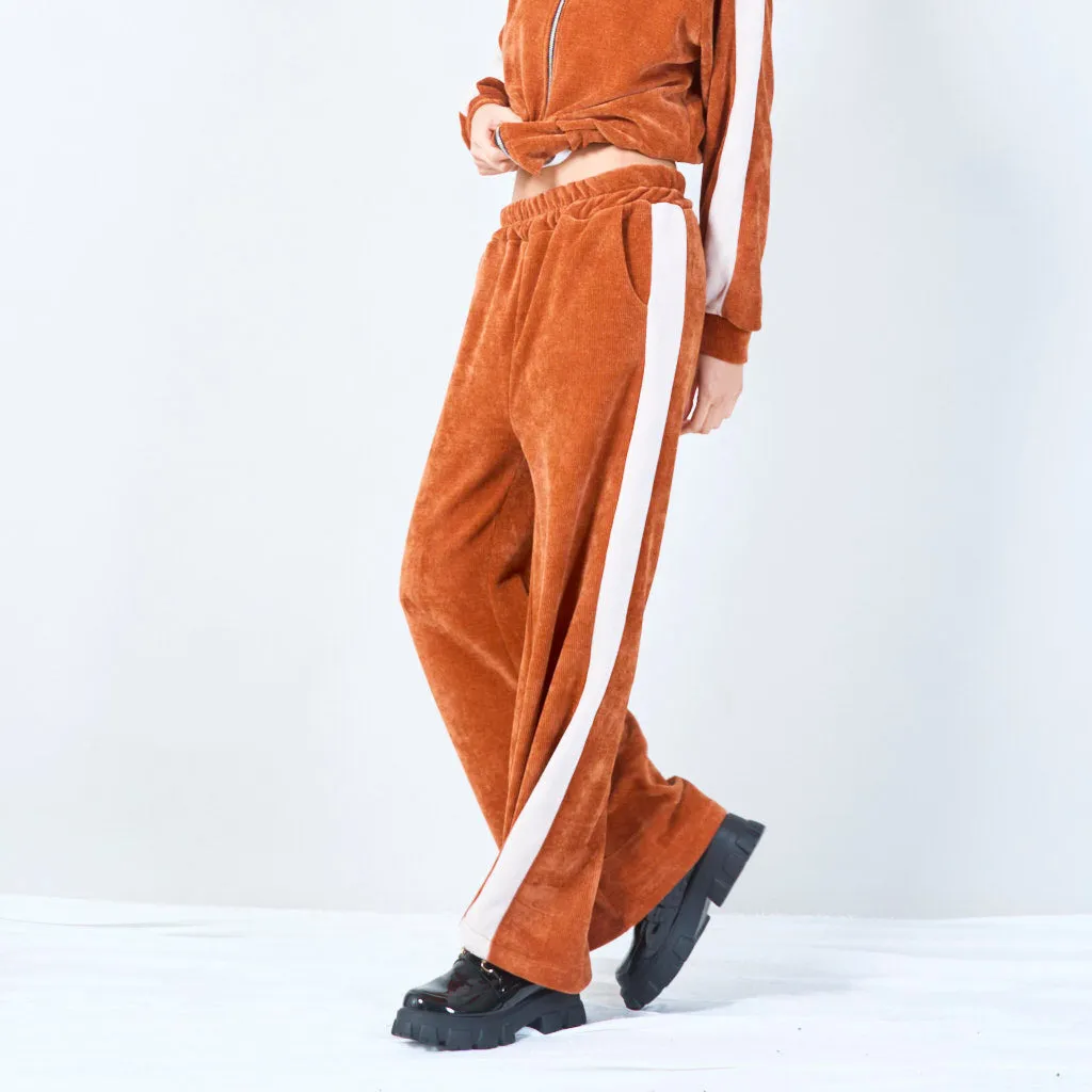 Cropped zip-up jacket and wide-leg pants wholesale