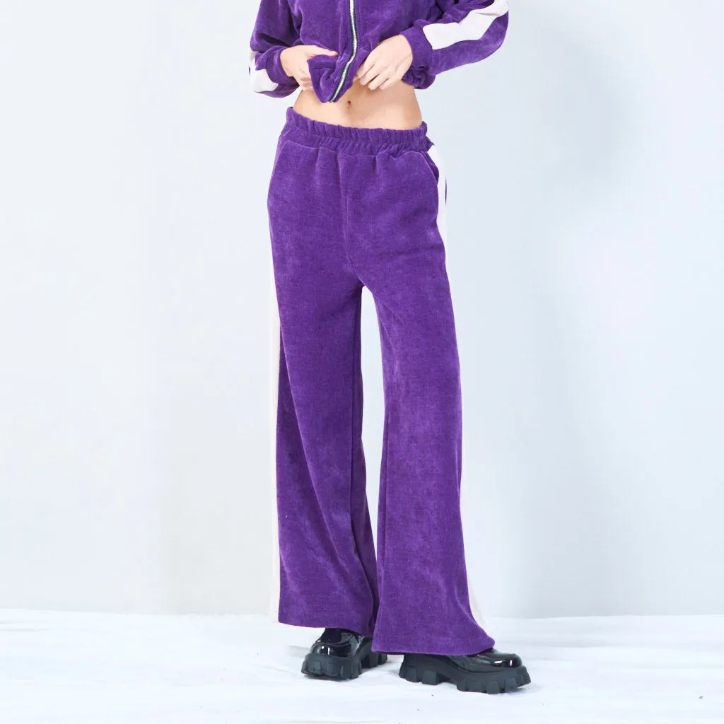 Cropped zip-up jacket and wide-leg pants wholesale
