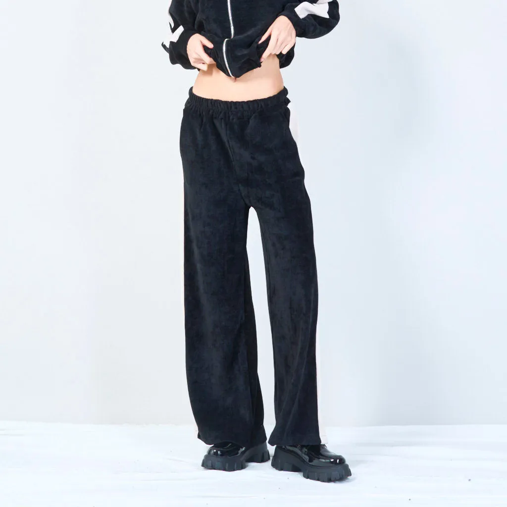 Cropped zip-up jacket and wide-leg pants wholesale