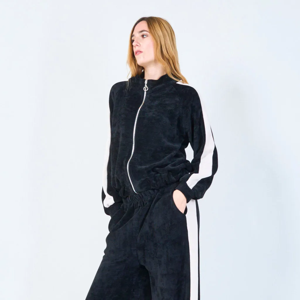Cropped zip-up jacket and wide-leg pants wholesale