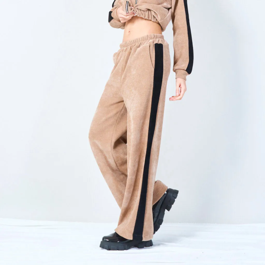 Cropped zip-up jacket and wide-leg pants wholesale