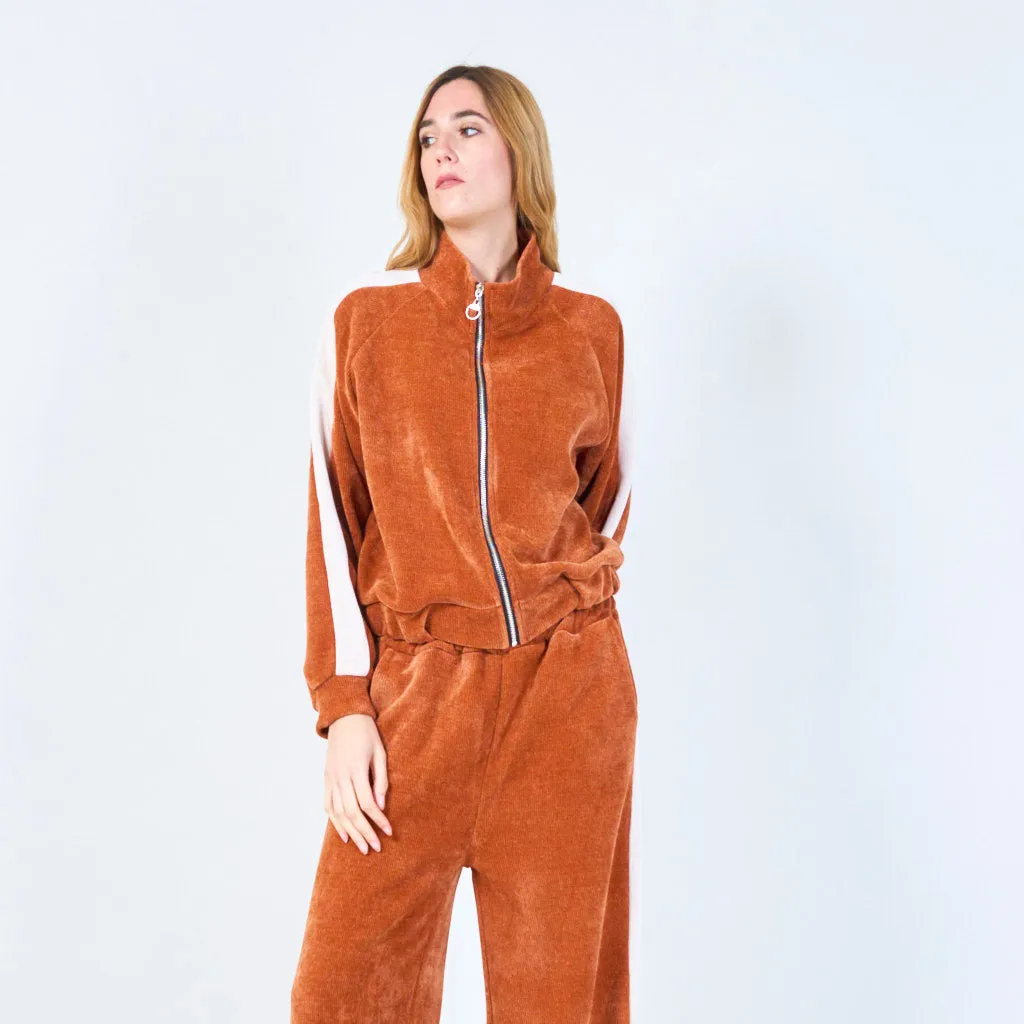 Cropped zip-up jacket and wide-leg pants wholesale