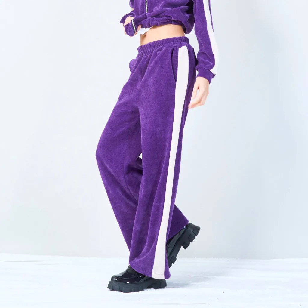 Cropped zip-up jacket and wide-leg pants wholesale