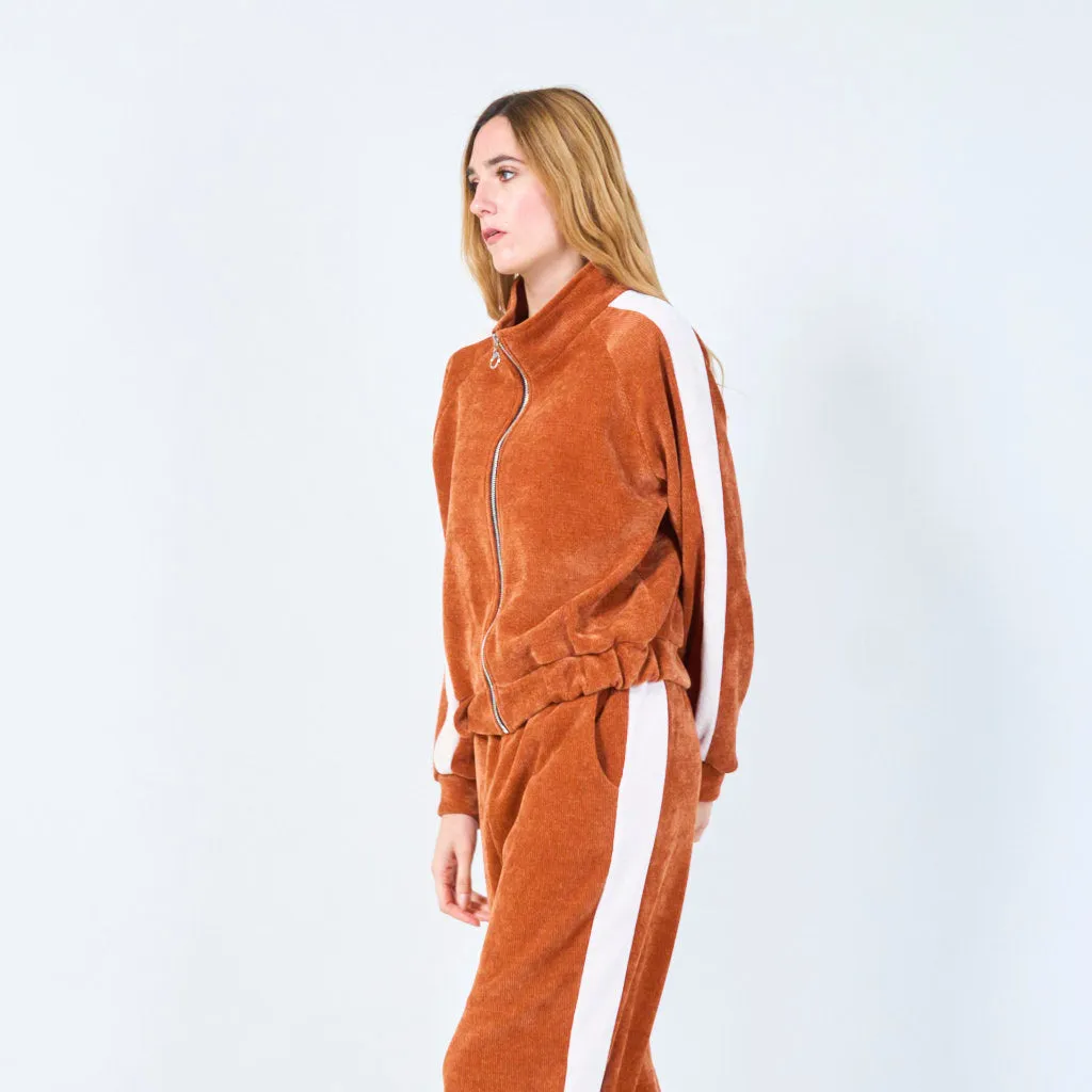 Cropped zip-up jacket and wide-leg pants wholesale
