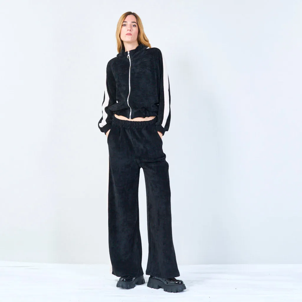 Cropped zip-up jacket and wide-leg pants wholesale