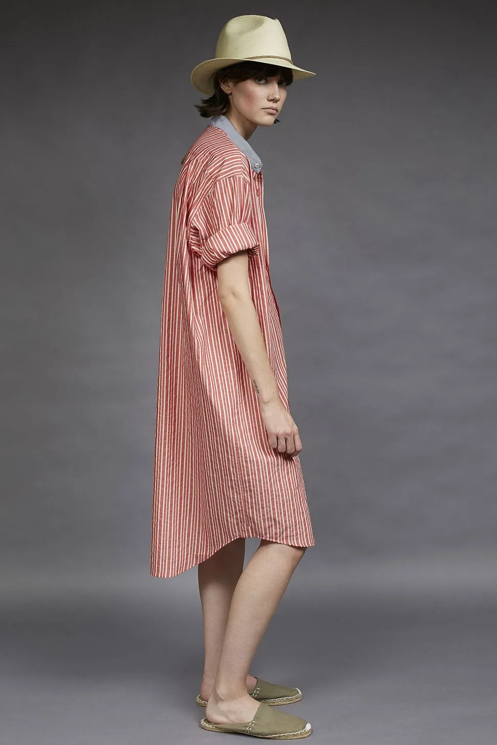 elongated shirt red stripe