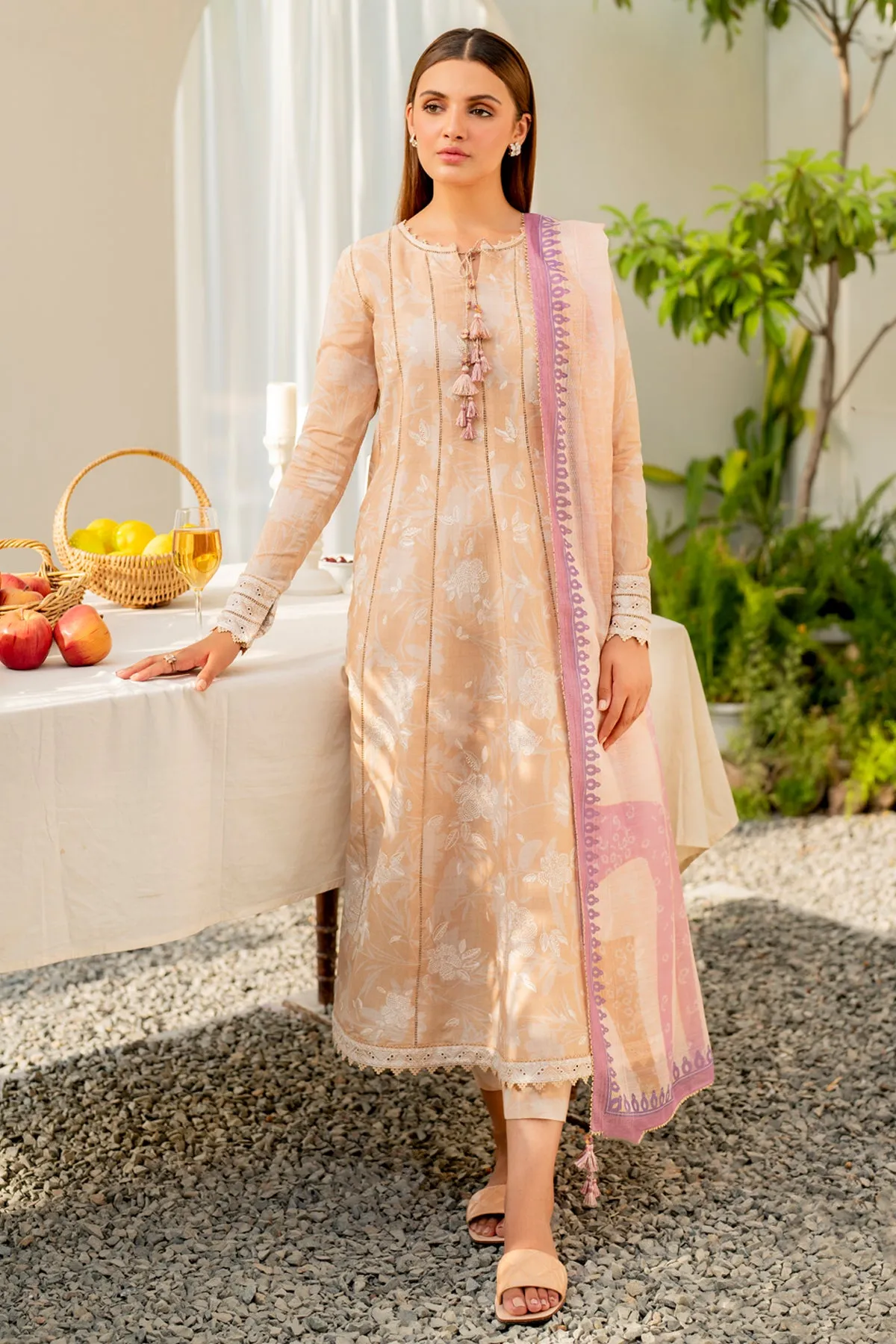 EMBROIDERED LAWN USE-9047