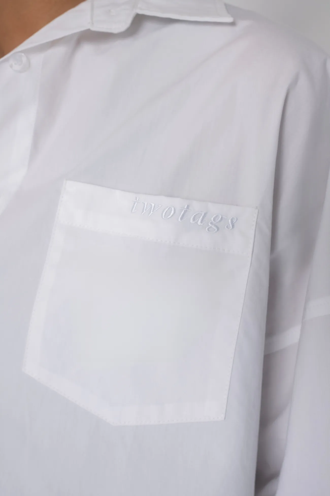 Oversized Buttoned Shirt - White