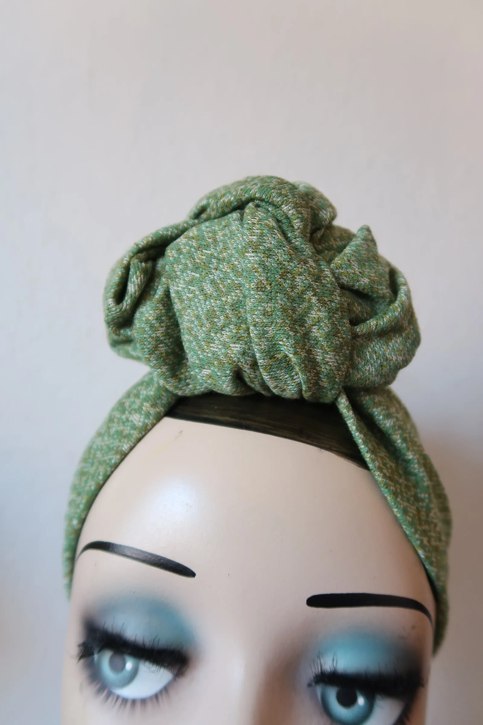 SMALL KNOT Green Tweed (Full Coverage) 1940s Style Pre-tied Turban